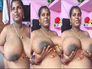 Mallu SHows Her Big Boobs